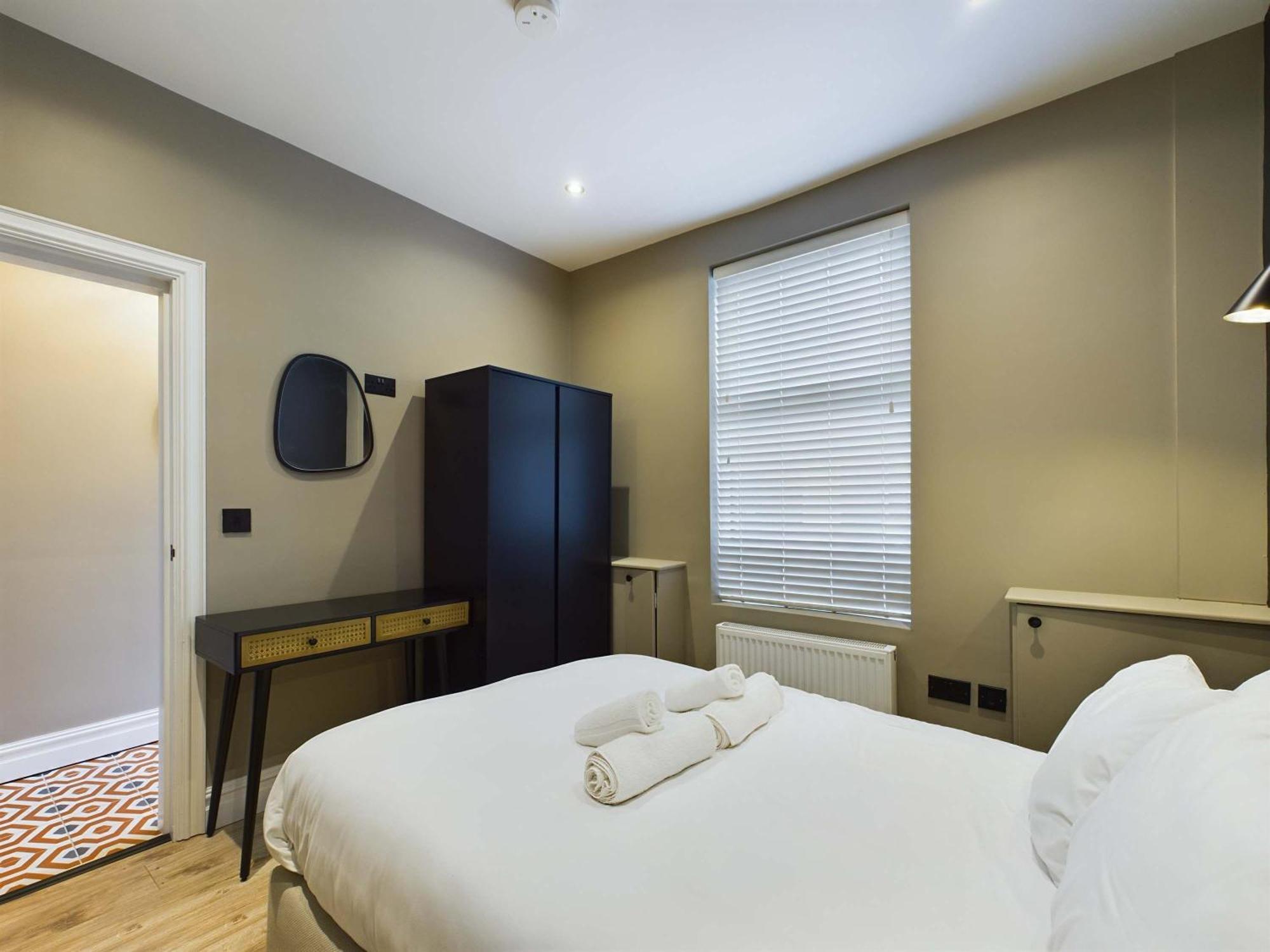 Modern 2 Bedroom In *