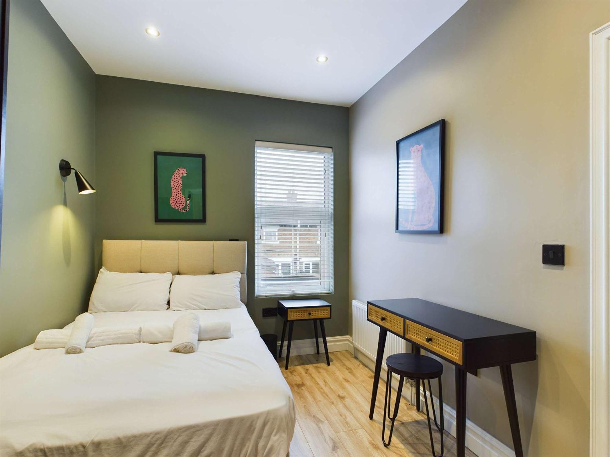Modern 2 Bedroom In *